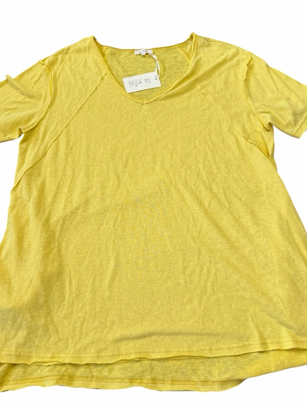 NWT La Miel Yellow Lightweight V-Neck Tee With Pockets Size Large